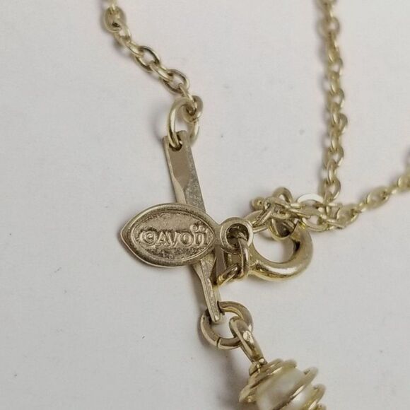 Vintage Avon Gold Tone Chain Necklace with Faux Pearl Center, Perfect for Layer - Picture 3 of 5